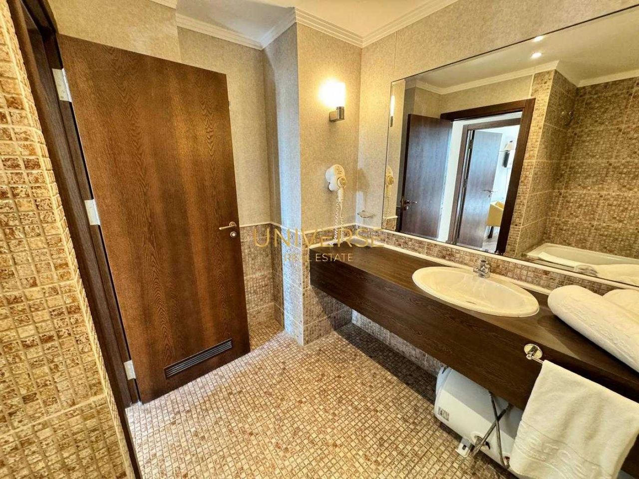 Продава се Двустаен апартамент в к.к. Слънчев бряг - 70 кв.м за 1145 €/кв.м - Снимка #6