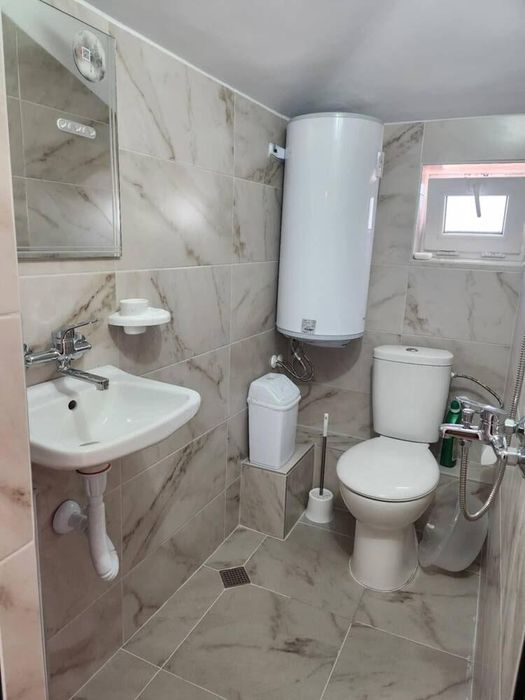 Дава се под наем Едностаен апартамент в Бургас, Ветрен - 33 кв.м за 306 € - Снимка #2