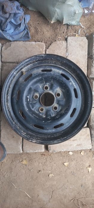 Продам диски на 15 5х114,3 центральное отверстие 67,1 мм