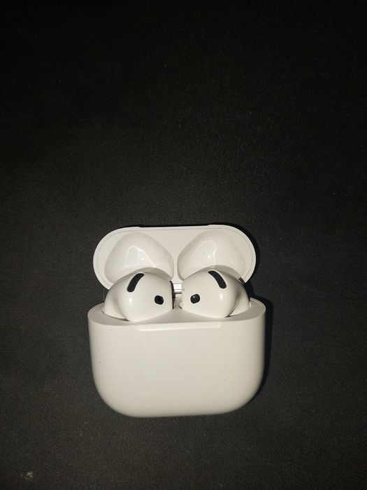 AirPods 4 noi originale