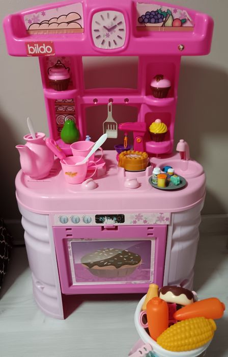 Детска розова кухня