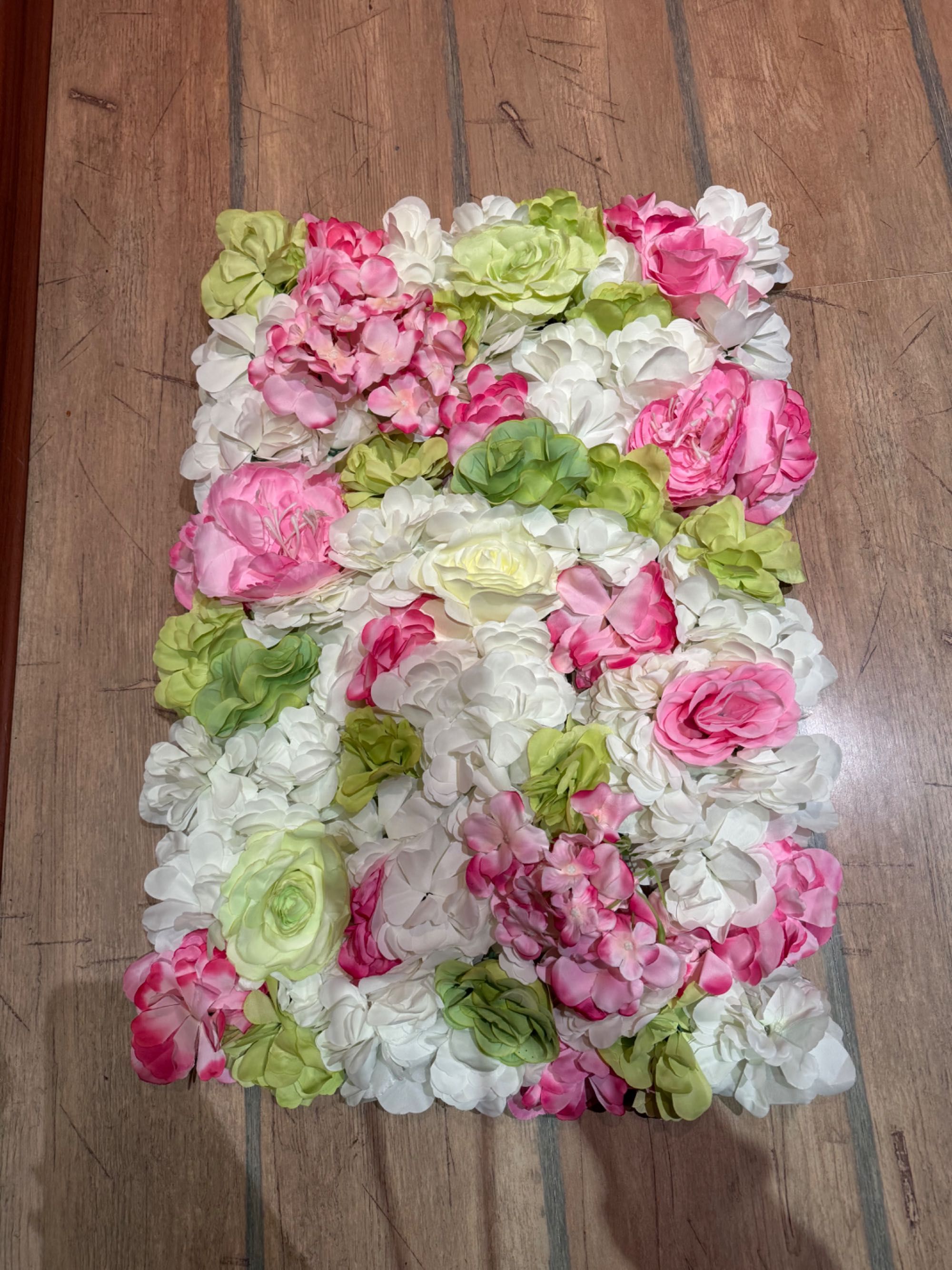 Стена от изкуствени цветя, пана