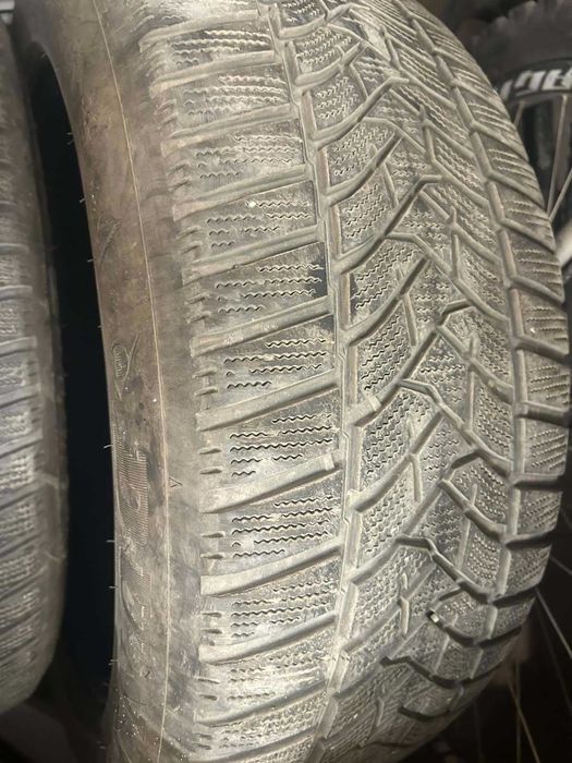 Гуми - зимни Dunlop 215/55 R17