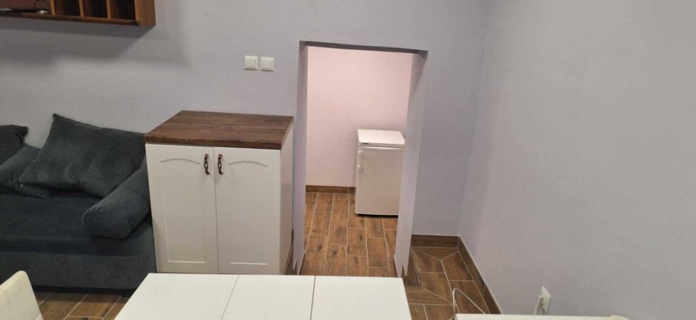 Дава се под наем Двустаен апартамент в Варна, Център - 38 кв.м за 357 € - Снимка #3