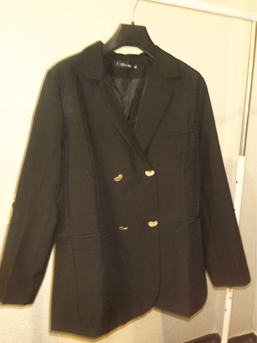 Пиджак новый отличный