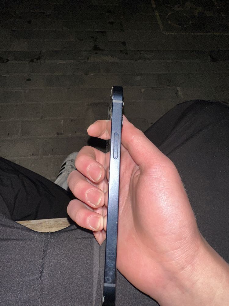 iphone 12.