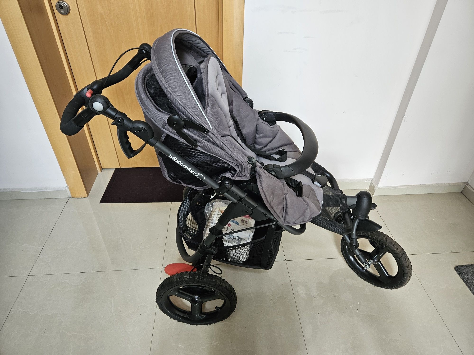 Бебешка количка Bebe Confort HIGH TREK Concrete Grey + подарък