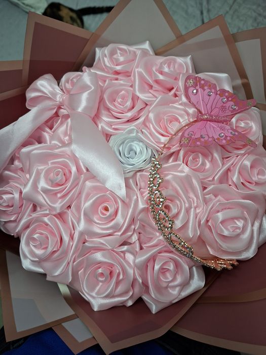 Trandafiri din satin- Un cadou elegant