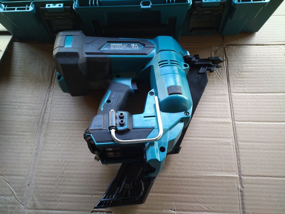 Makita DBN900ZK 18v LXT