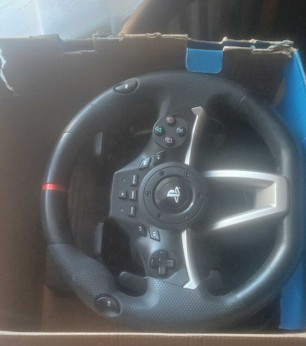 Игри също имам и волан с педали (Logitech) + оригинален Контролер V2