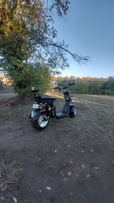 vînd scuter electric