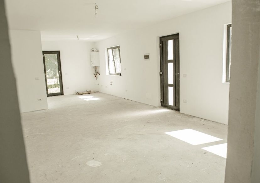 Vand casa constructie 2024-2025 materiale si executie de top