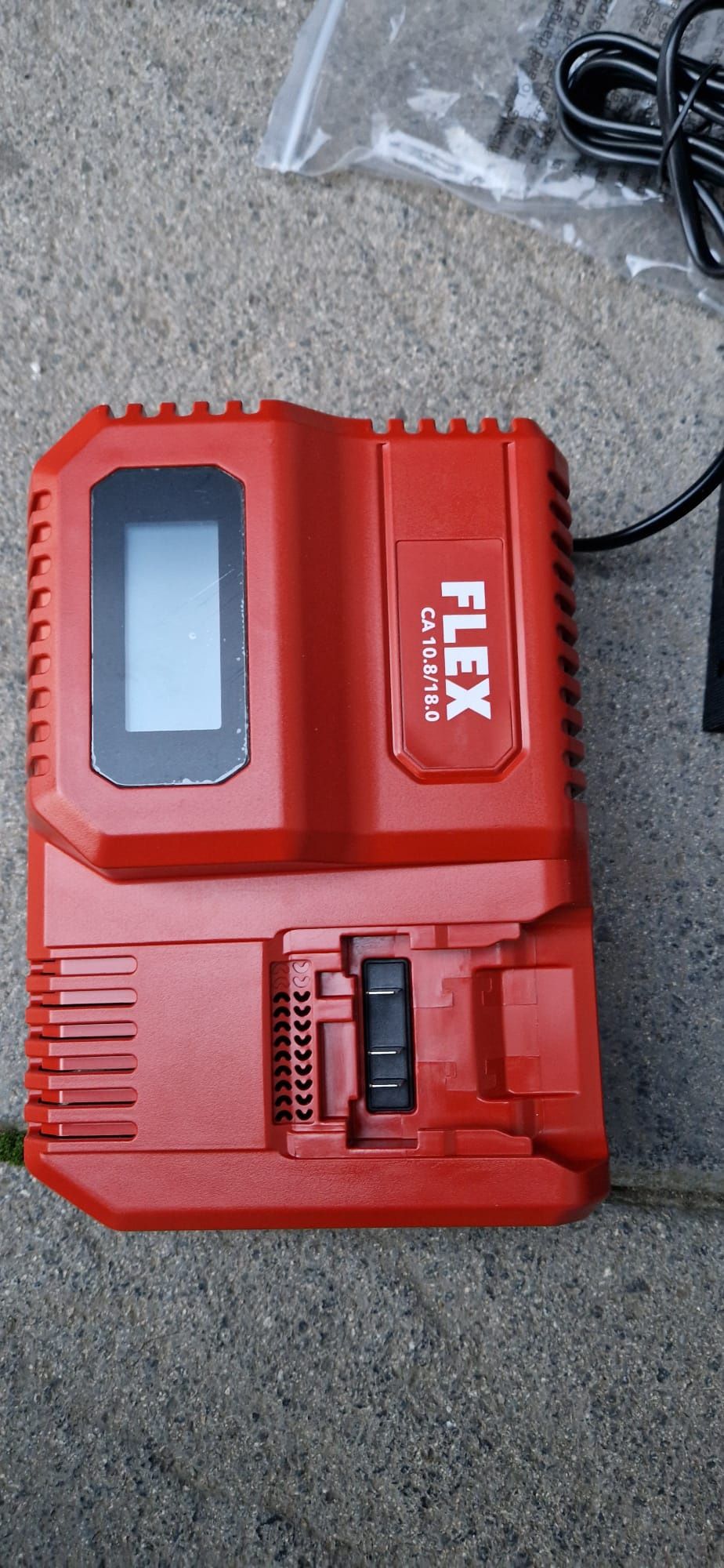 Flex slefuitoare pe acumulator
