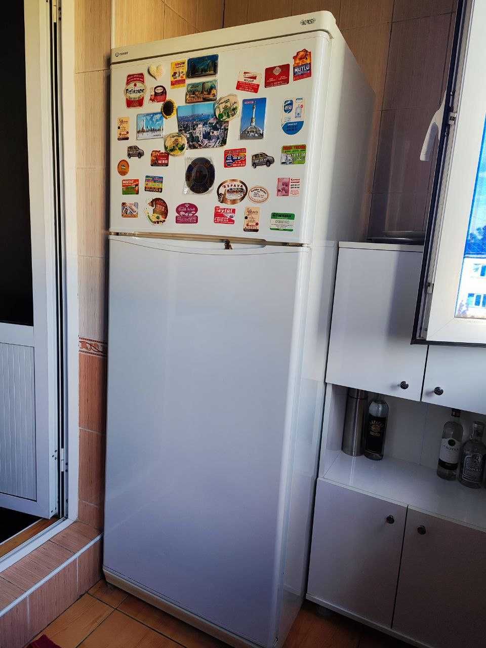 Продаю холодильник Indesit в хорошем состоянии