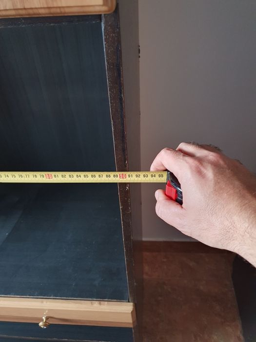 Vând 2 dulapuri de sufragerie!