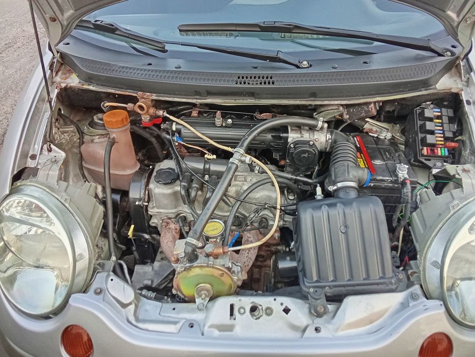 Moshina sotiladi faqat naxtka