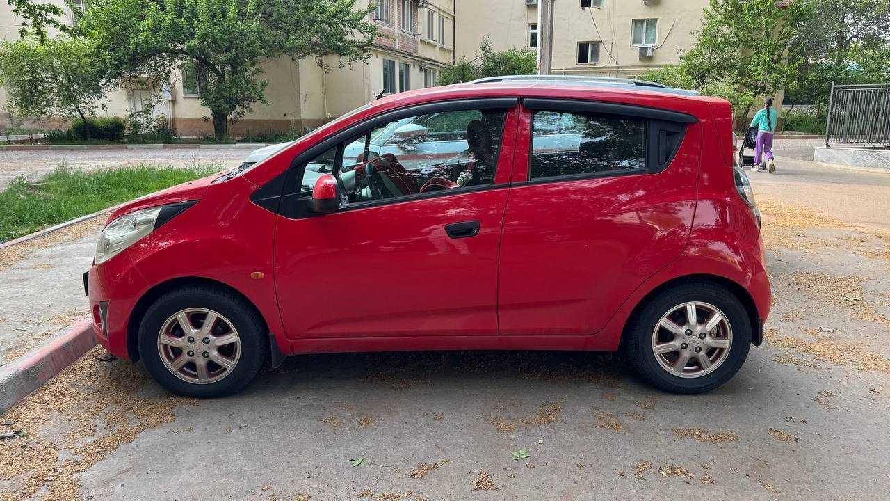 Продам свой Spark. Корейский.
