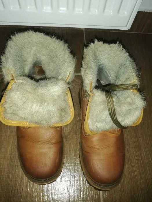 Bocanci, cismulite si pantofi negri