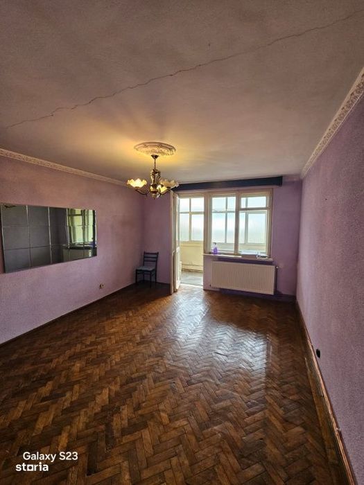 Vanzare apartament 3 camere *etaj 2 - decomandat* - Strada Zambilelor