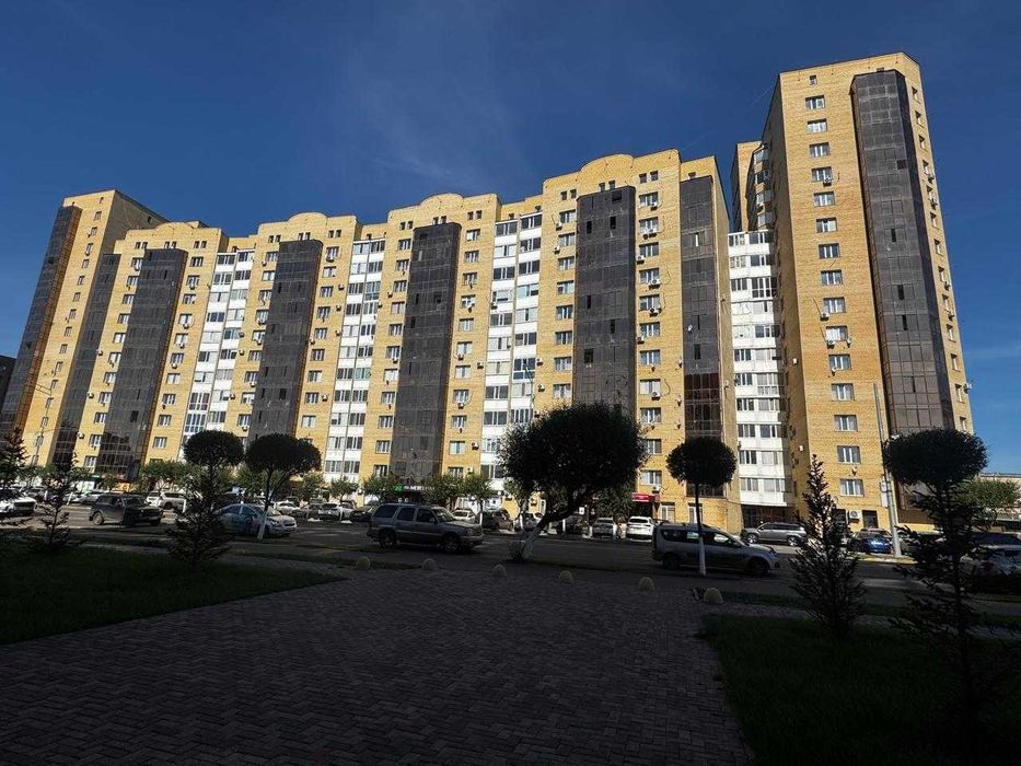 2-комнатная квартира · 68 м² · 8/12 этаж, Жабаева 142