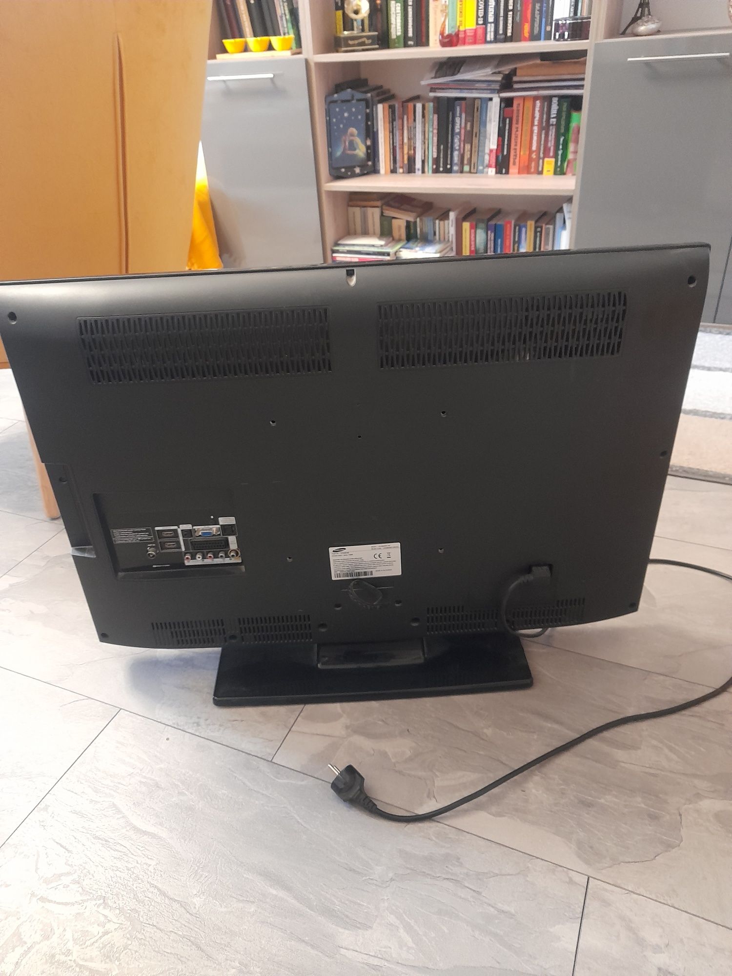 TV SAMSUNG 32 инча