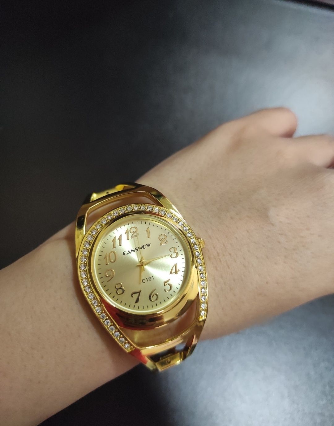 Дамски часовник имитация на злато
