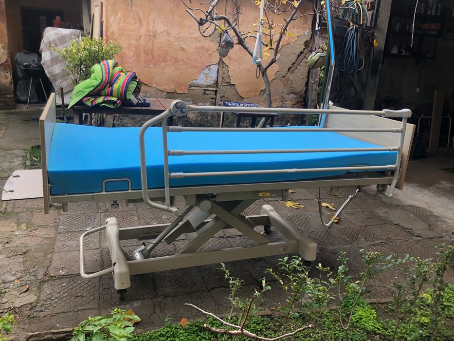 Швейцарско  висококачествено Електрическо болнично легло