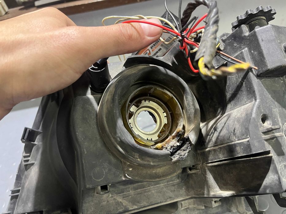 Фейсови фарове за BMW E46 (седан и комби)