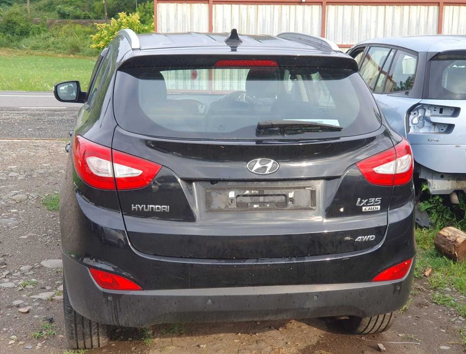 Dezmembrez Hyundai IX35 2.0CRDI 4x4 AUTO 2015
