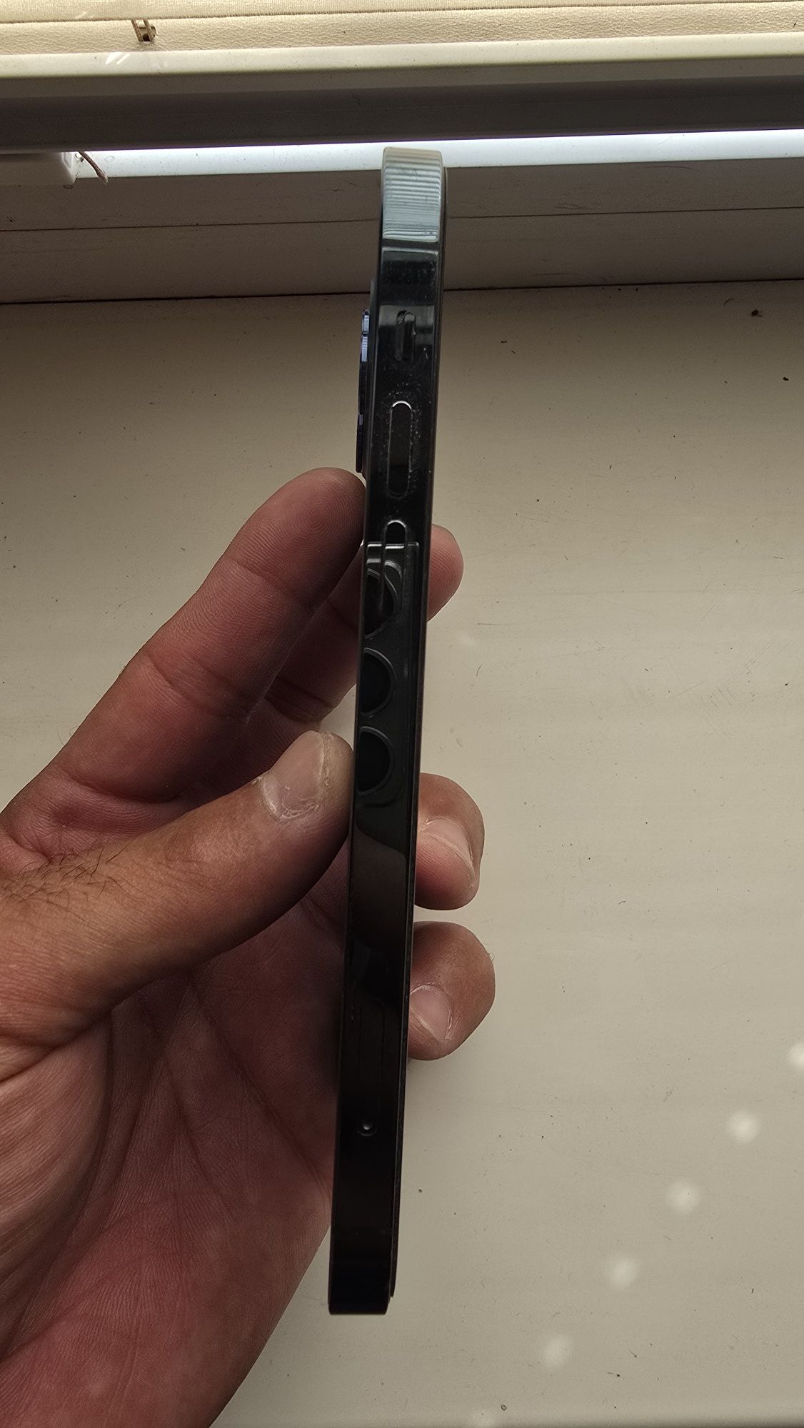 Iphone 12 pro sotiladi