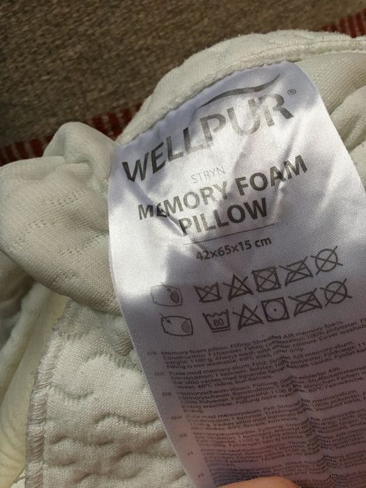 Wellpur Stryn възглавница с OEKO-Tex регулируема, мемори пяна