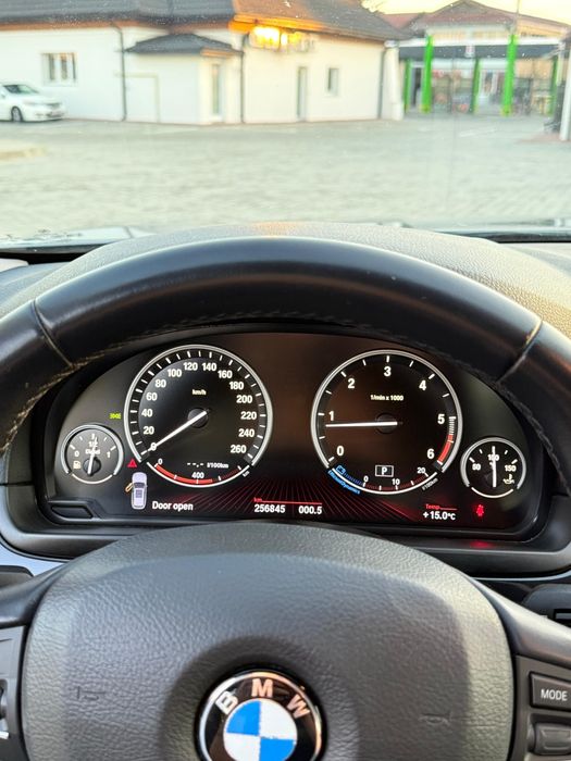 BMW F11 520d 2012