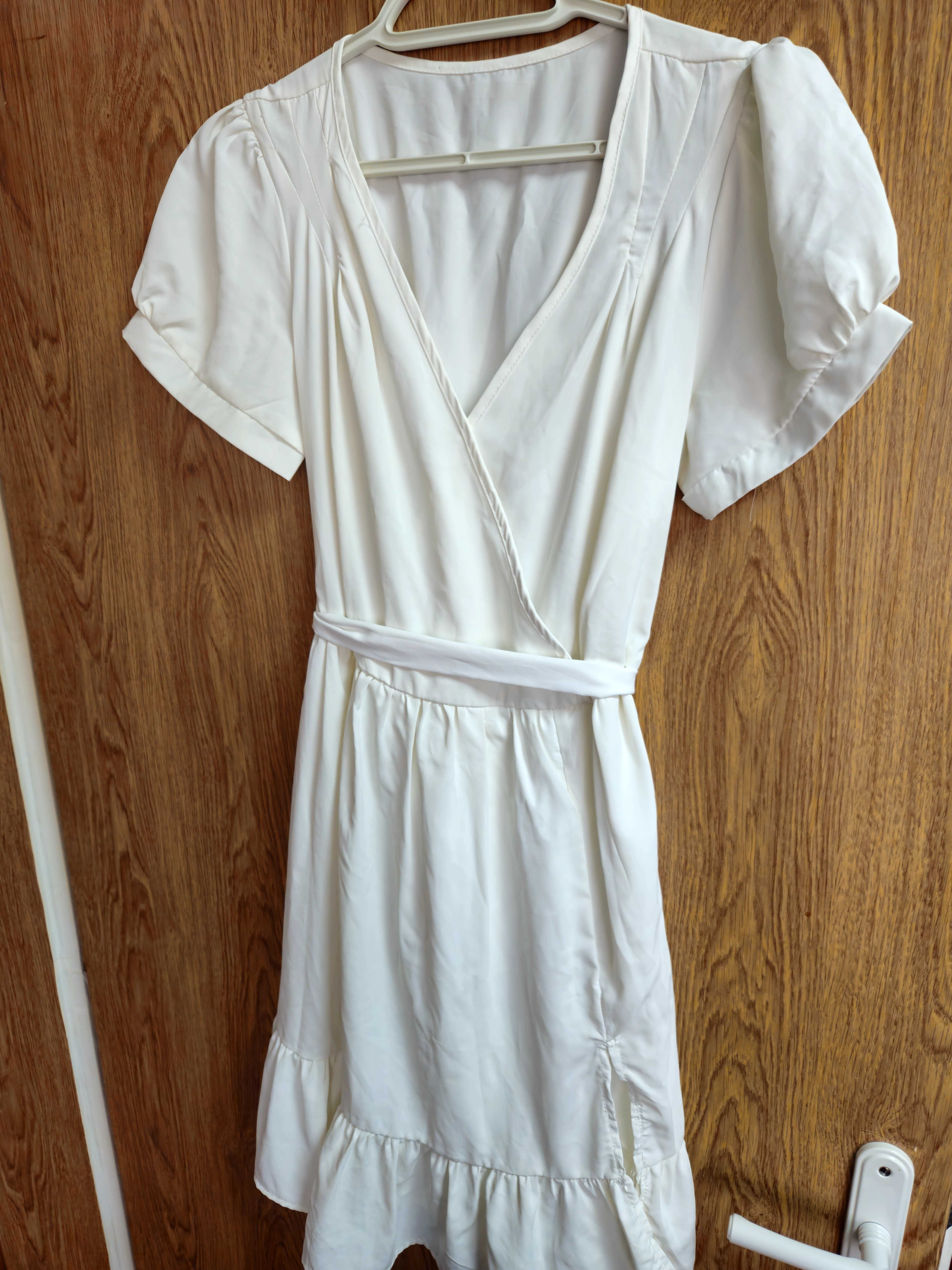 Бяла къса рокля М