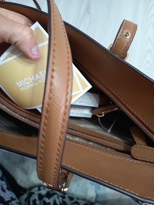 Vând geanta Michel kors