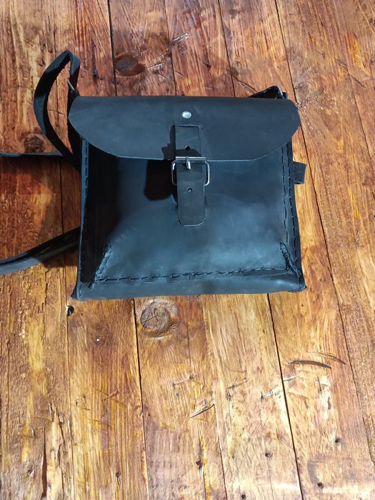 Кожена чанта за през рамо