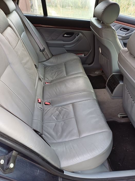 BMW e39 2.5d touring, 2001, 1600 euro, stare de funcționare impecabilă