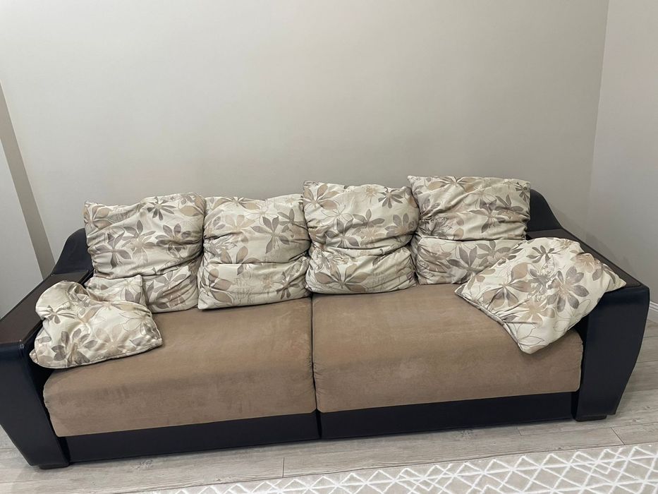 Продам диван в зал трансформер