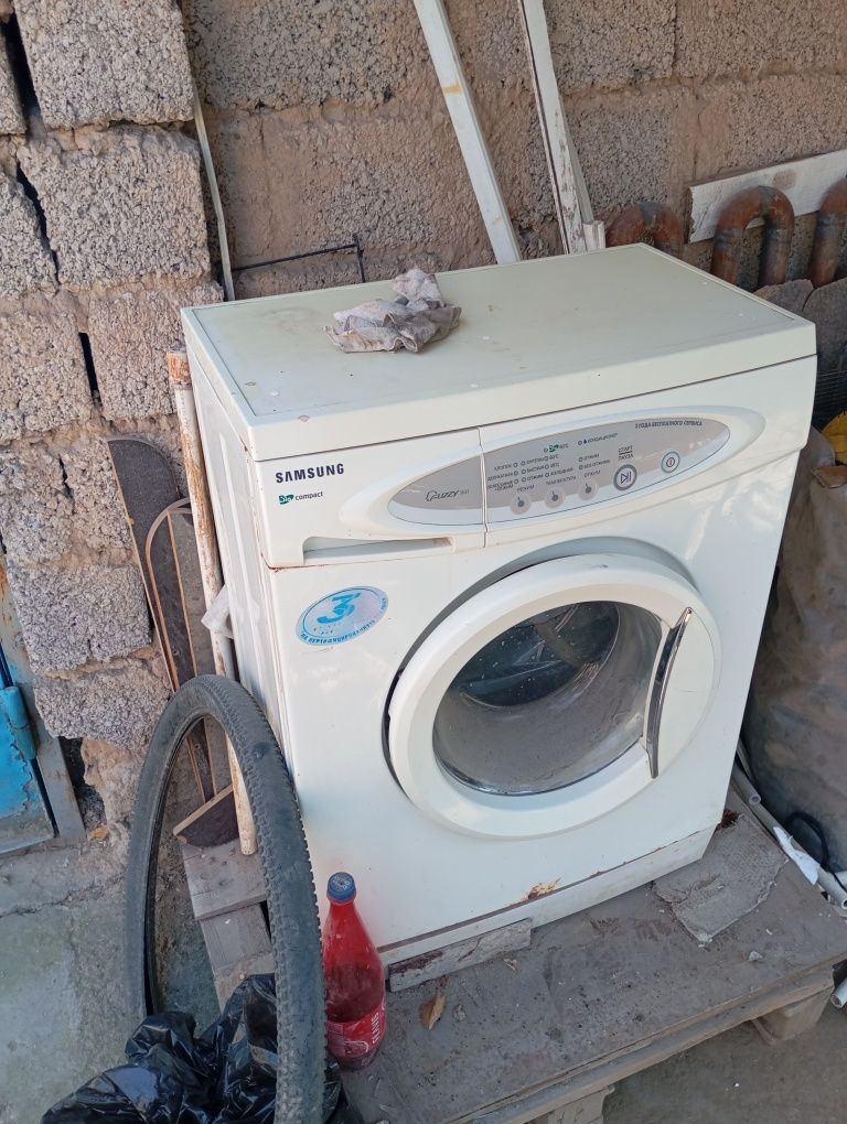 Продам стиральную машинку 4 кг