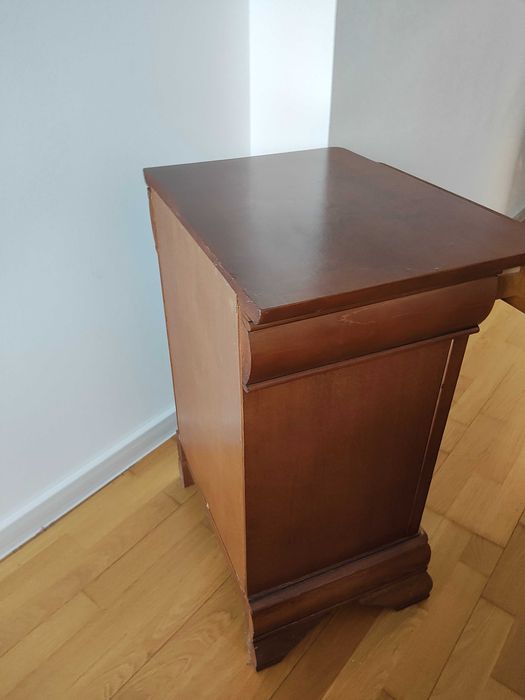 Noptieră de la mobexpert, LOUIS PHILIPPE
