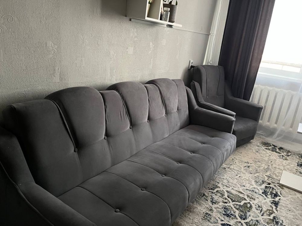 Продам диван + 2 кресла серого цвета
