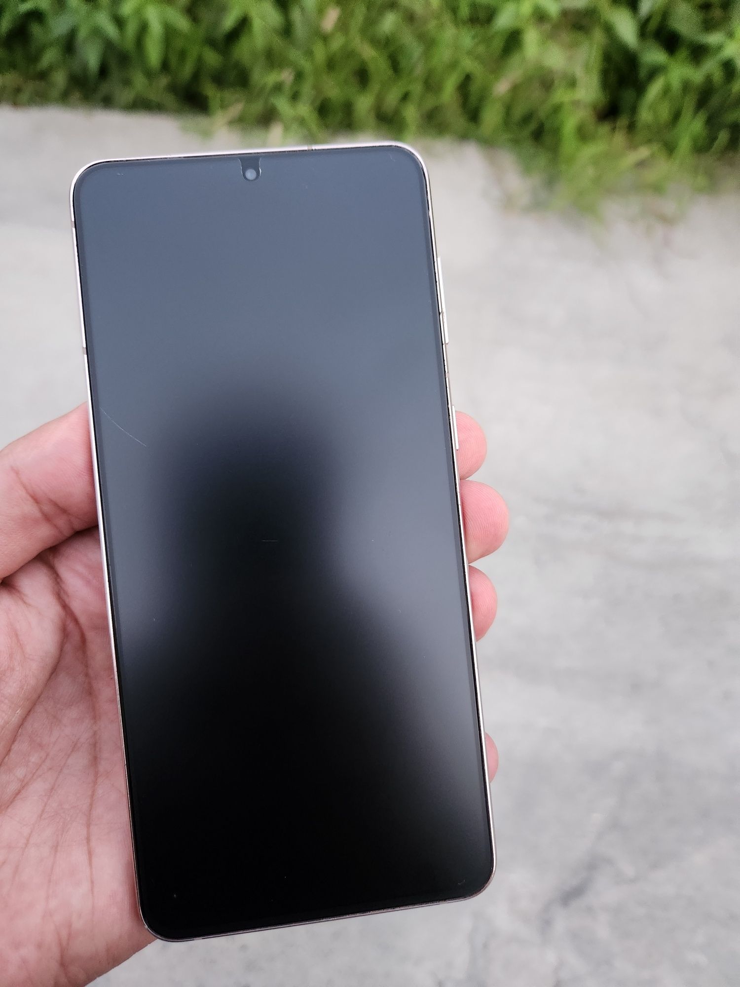 Samsung S21 plus Yahshi holatda