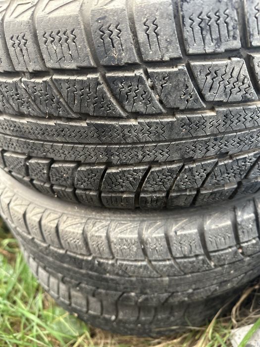 Шина зимняя 215/60R16