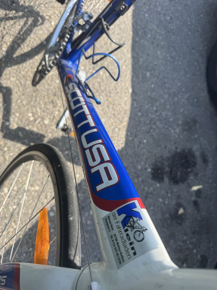 Bicicleta Cursiera SCOTT USA, foarte usoara, echipata SCHIMANO SORA