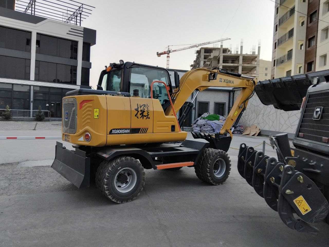 G'ildirakli mini-ekskavator XG8085WH