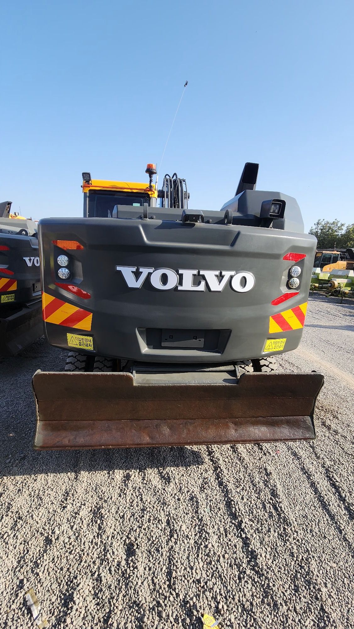 Ekskavator Volvo EW140E 2018 yil sotiladi