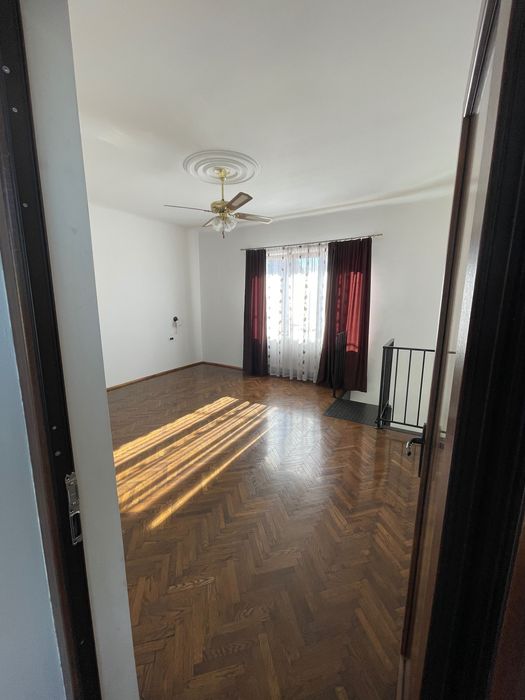 Apartament la casă de vânzare în zona centrală Oradea