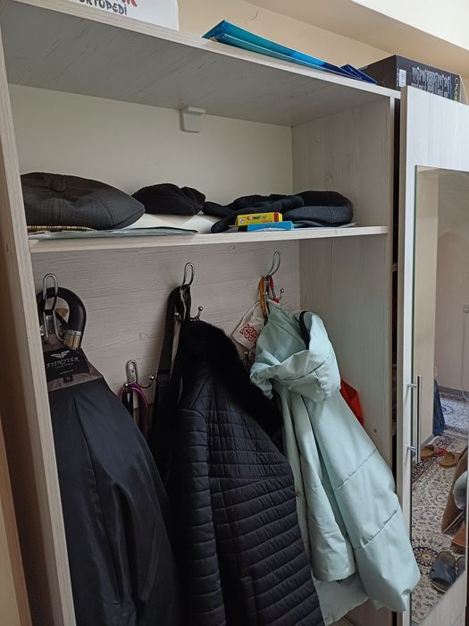 Продам шкаф для прихожей