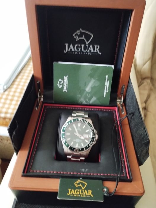Jaguar executive diver