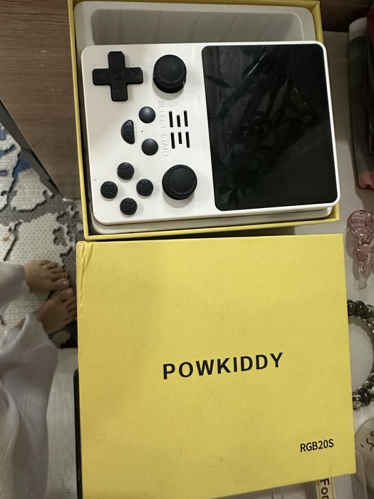 Game console йенгиде хали ишлатилмаган шундо