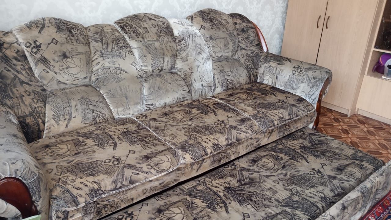 Продам диван в хорошем состоянии